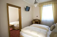 Alpina Hotel Hotel di Raubling