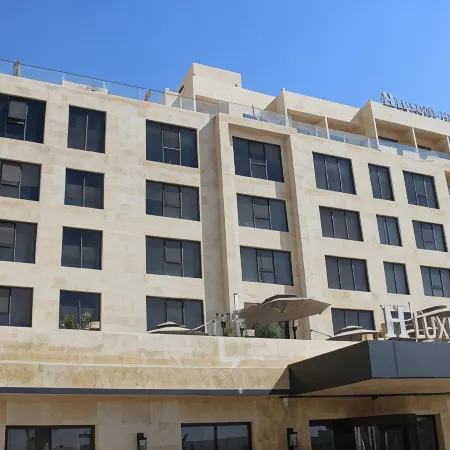 H Luxury Hotel