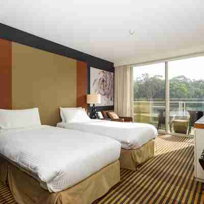 Lakeside Hotel and Conference Centre Rooms