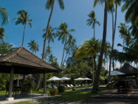 Bon Ton Antique Wooden Villas