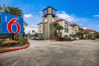 Motel 6 Houston, TX - Spring Hotels in Houston