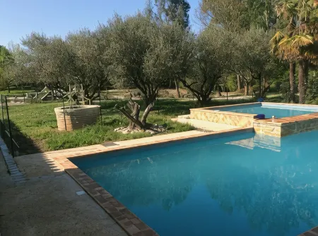 Le Bois de Montpouillan Отели в г. Мейан-Сюр-Гарон