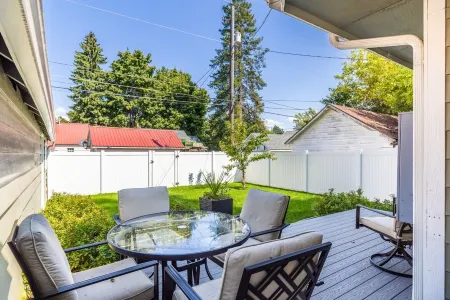 Cozy Home 1 Mile to Downtown CDA & Lake – King Beds and an EV Charger!