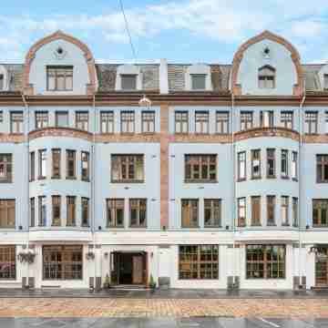 Breeze Hotel Victoria Hotel Exterior