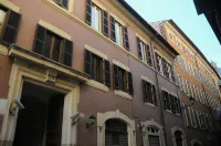 Relais Teatro Argentina Отели в г. Сант-Эустакьо