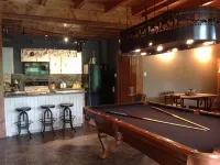 Strong Timbers Bnb Hotels in Hanwell