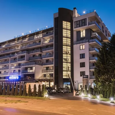 Olymp 3 Hotels near Town Hall