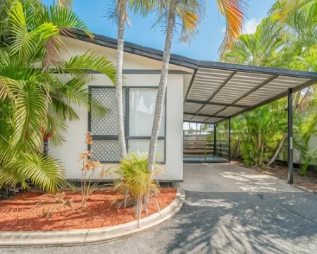 Emerald Motel Apartments Hotels in Emerald