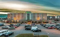 Holiday Inn LAVAL - MONTREAL by IHG - parking