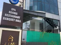 Hotel Pearl Palace Hotels near Marine Drive Ground