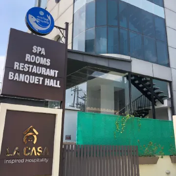 Hotel Pearl Palace Отели рядом с достопримечательностью «Марин Драйв»