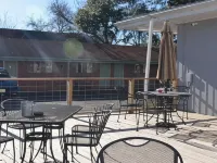 The Oak Motel Hotels in La Grange