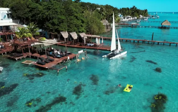 อัลบูโฮ Lagoon Bacalar