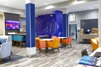 Holiday Inn Express & Suites Memphis Arpt Elvis Presley Blv