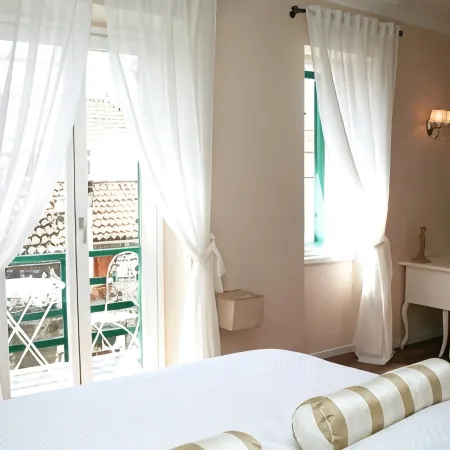 Banica Apartments & Rooms