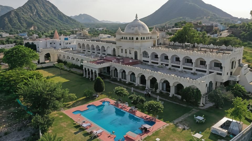 Gulaab Niwaas Palace
