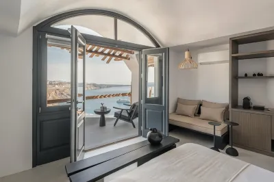 Honeymoon Petra Villas Hotels near Santorini