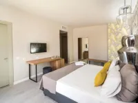 Nayino Resort Hotel Hotels near Paradis