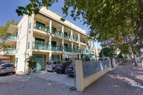 Hotel Gadames - Lunch on the Beach - Airport Shuttle