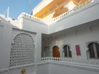 曼特拉青年旅館 一號畫廊附近的飯店