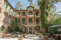 New Helvetia Historic Hotel Hôtels à : 