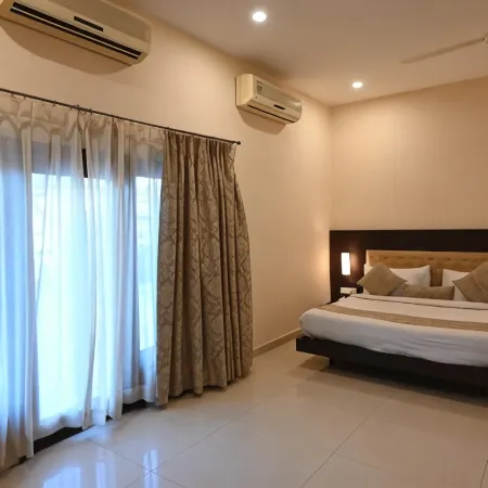 Little Chef Hotel Hotels in Kanpur