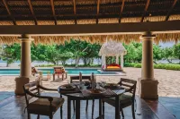 Hotel Punta Teonoste - Pools