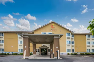 Comfort Inn & Suites Fairborn Near Wright Patterson AFB Hotel dekat Park University