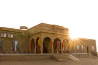 Desert Dream Royal Camp with Pool Hotels in Sam