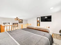Quiet and Cozy getaway cabin in Hatcher Pass, Alaska; 15 min. from Palmer! Hotels in Fishhook