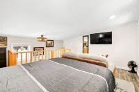 Quiet and Cozy getaway cabin in Hatcher Pass, Alaska; 15 min. from Palmer!