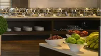 Residency Sarovar Portico Mumbai - 朝食