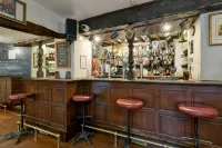 The Crown Hotel فنادق في Cutcombe