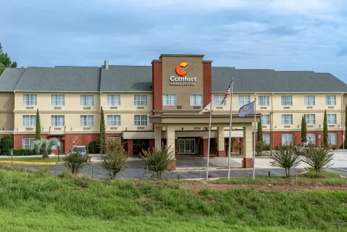 Comfort Inn & Suites Millbrook-Prattville Hotels in Millbrook