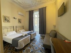 Hostal Balmes Centro