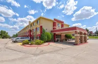 Ramada by Wyndham Oklahoma City Airport North Hotel di 