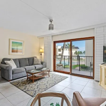 Well-appointed condo on uncrowded Ormond Beach