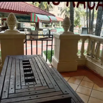 Studio Room Apartemen Marbella Anyer Отели рядом с достопримечательностью «Пляж Anyer»