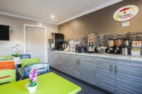 Super 8 by Wyndham Vacaville - breakfast