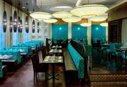 쉐라톤 샤르자 수영장 전경