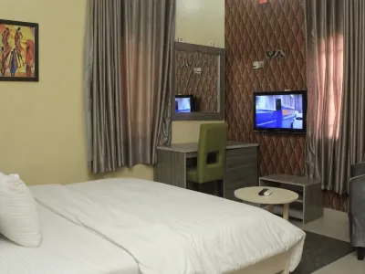 Ambience Hotel Magodo - Deluxe Hotel di 