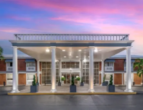 Best Western Palm Beach Lakes Hotels near Downton Abbey: The Exhibition