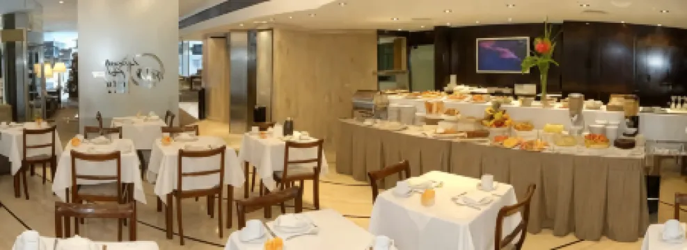 Bisonte Palace Hotel Отели рядом с достопримечательностью «Здание Кавана»