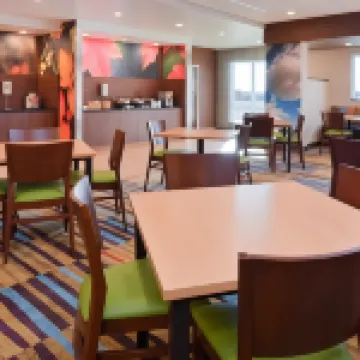 Fairfield Inn & Suites Martinsburg 瓦利酒店