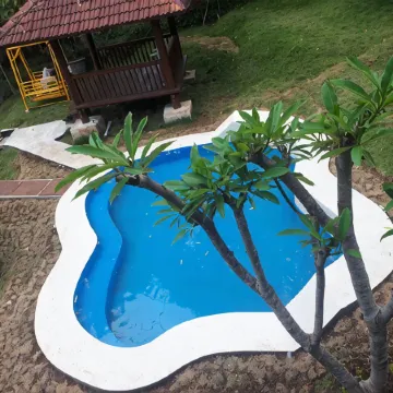 NK Villa Syariah and Cafe Prigen