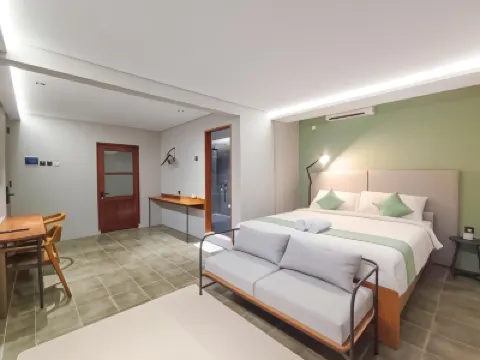 FX Stay & Coffee Hotels near Ngasem Traditional Market