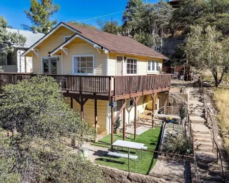 LUXURY 2-bedroom house in brilliant Bisbee with BREATHE taking views Hotels in Bisbee
