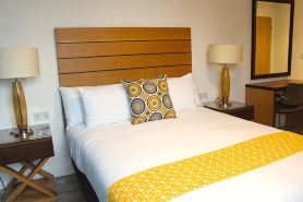 Maze Apartments and Rooms