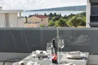 Pool Apartments & Rooms Mare - parking