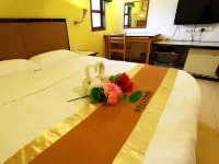 Six Villa Inn Hotels in Paka